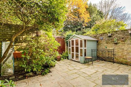 4 bedroom Town house for sale in Tipton Drive, Park Hill, Croydon