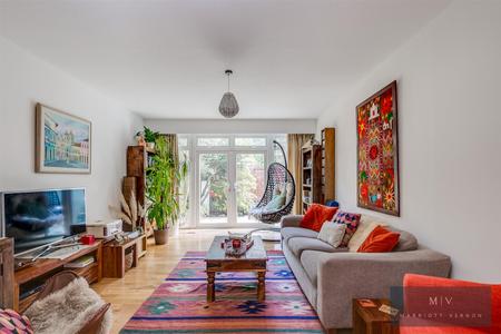 4 bedroom Town house for sale in Tipton Drive, Park Hill, Croydon
