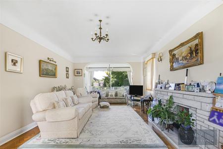5 bedroom Detached house for sale in Manor Way, South Croydon