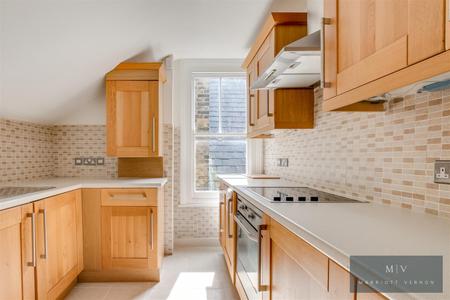 8 bedroom Detached house for sale in Campden Road, South Croydon