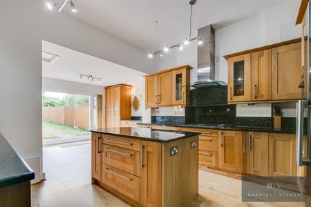 8 bedroom Detached house for sale in Campden Road, South Croydon