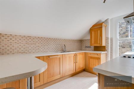 8 bedroom Detached house for sale in Campden Road, South Croydon