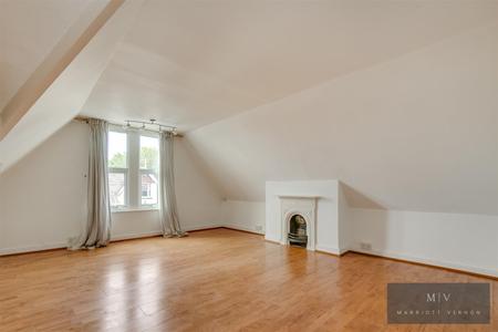 8 bedroom Detached house for sale in Campden Road, South Croydon