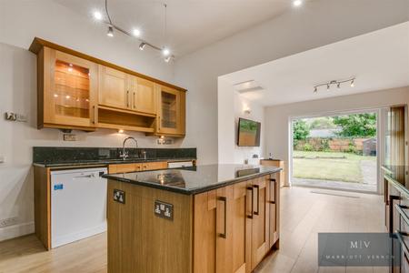 8 bedroom Detached house for sale in Campden Road, South Croydon