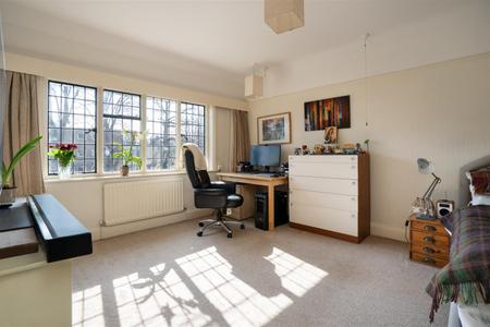 4 bedroom Detached house for sale in Warham Road, South Croydon