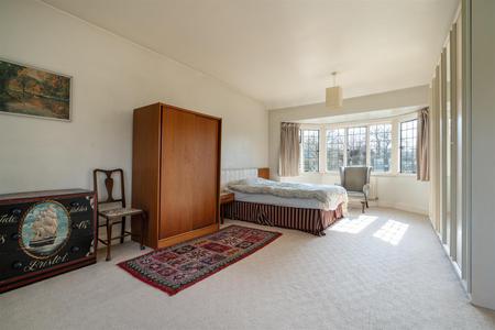 4 bedroom Detached house for sale in Warham Road, South Croydon