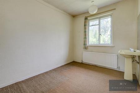 4 bedroom Detached house for sale in Rectory Park, Sanderstead