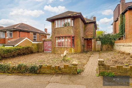 4 bedroom Detached house for sale in Rectory Park, Sanderstead
