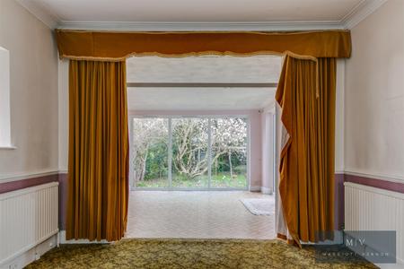 4 bedroom Detached house for sale in Great Woodcote Park, Purley