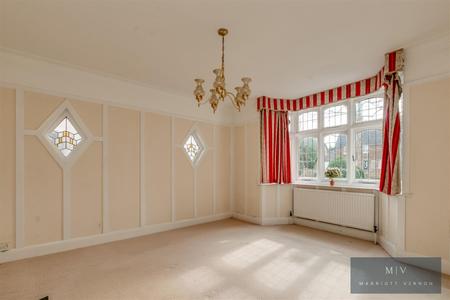 4 bedroom Detached house for sale in Great Woodcote Park, Purley