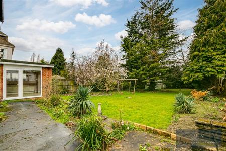 4 bedroom Detached house for sale in Great Woodcote Park, Purley