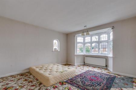 4 bedroom Detached house for sale in Great Woodcote Park, Purley