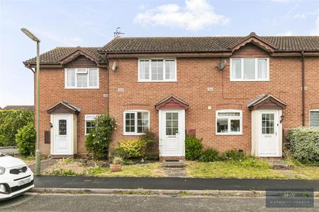 2 bedroom Terraced House for sale in Hayes Walk, Smallfield