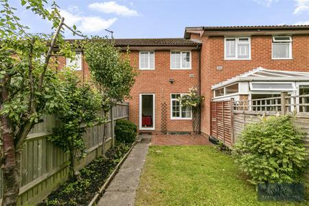 2 bedroom Terraced House for sale in Hayes Walk, Smallfield