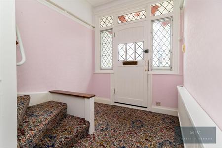 3 bedroom Semi-detached house for sale in Brickwood Road, East Croydon