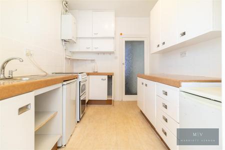 3 bedroom Semi-detached house for sale in Brickwood Road, East Croydon