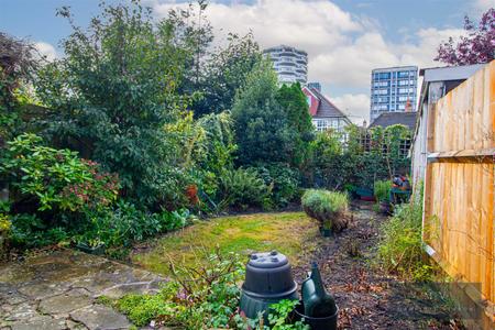 3 bedroom Semi-detached house for sale in Brickwood Road, East Croydon
