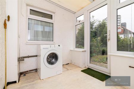 3 bedroom Semi-detached house for sale in Brickwood Road, East Croydon