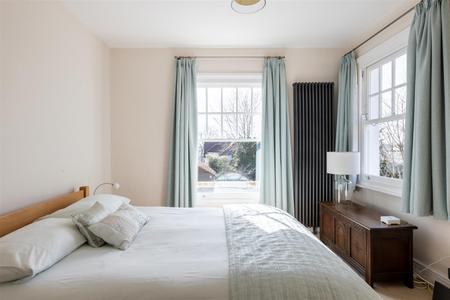 5 bedroom Detached house for sale in Selsdon Road, South Croydon
