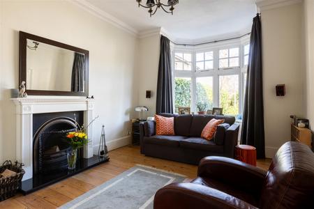 5 bedroom Detached house for sale in Selsdon Road, South Croydon