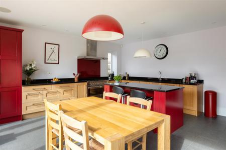 5 bedroom Detached house for sale in Selsdon Road, South Croydon