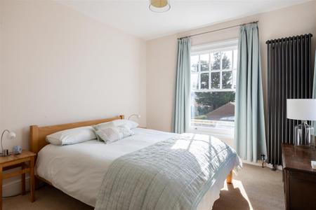5 bedroom Detached house for sale in Selsdon Road, South Croydon