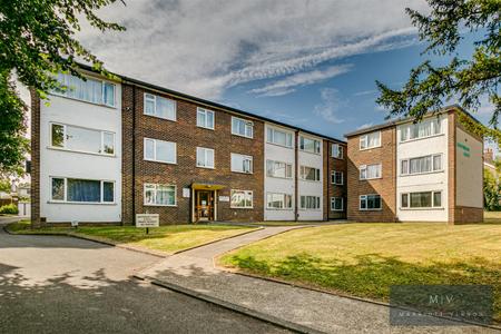 2 bedroom Flat for sale in St. Augustines Avenue, South Croydon