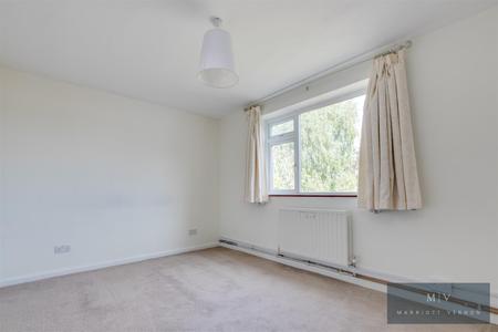 2 bedroom Flat for sale in St. Augustines Avenue, South Croydon