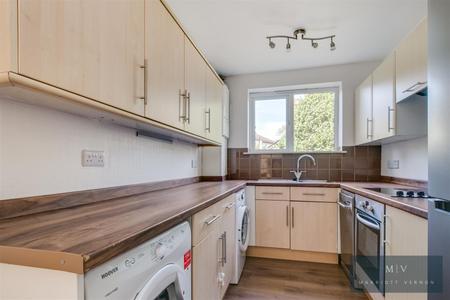 2 bedroom Flat for sale in St. Augustines Avenue, South Croydon