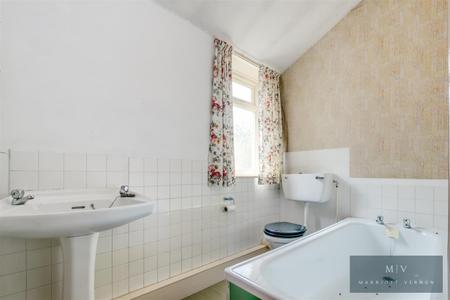 3 bedroom Terraced House for sale in Latimer Road, Croydon