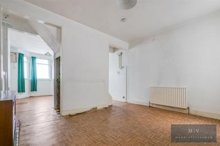 3 bedroom Terraced House for sale in Latimer Road, Croydon