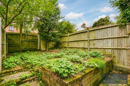 3 bedroom Terraced House for sale in Latimer Road, Croydon