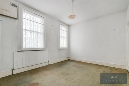 3 bedroom Terraced House for sale in Latimer Road, Croydon
