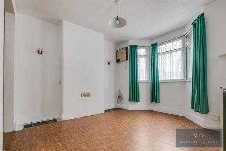 3 bedroom Terraced House for sale in Latimer Road, Croydon