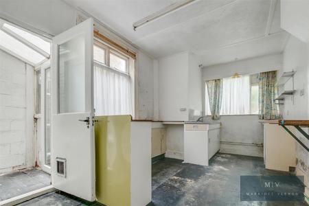 3 bedroom Terraced House for sale in Latimer Road, Croydon