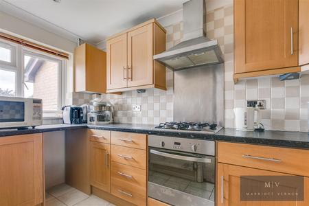 1 bedroom Flat for sale in Chepstow Road, Croydon