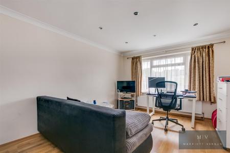 1 bedroom Flat for sale in Chepstow Road, Croydon