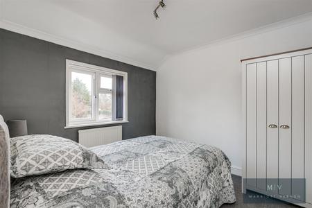 2 bedroom Semi-detached house for sale in Alexandra Road, Warlingham