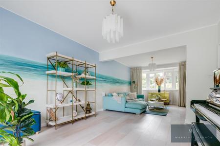 4 bedroom Detached house for sale in Hurst View Road, South Croydon