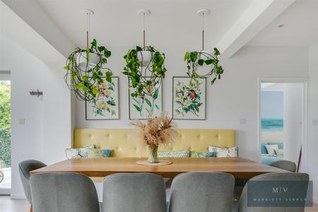 4 bedroom Detached house for sale in Hurst View Road, South Croydon