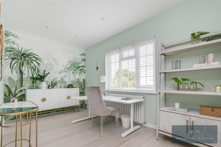 4 bedroom Detached house for sale in Hurst View Road, South Croydon