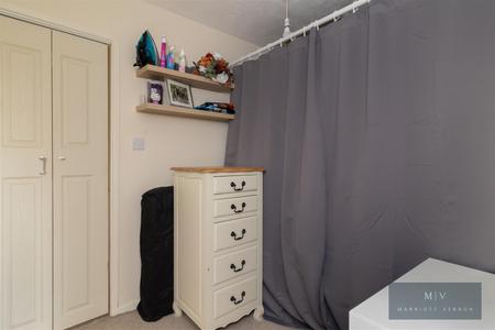 1 bedroom Terraced House for sale in Sandpiper Way, Orpington