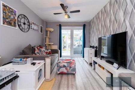 1 bedroom Terraced House for sale in Sandpiper Way, Orpington