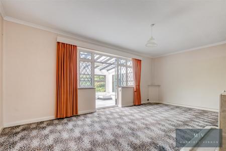 4 bedroom Detached house for sale in North Down, Sanderstead, CR2