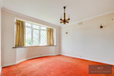 4 bedroom Detached house for sale in North Down, Sanderstead, CR2