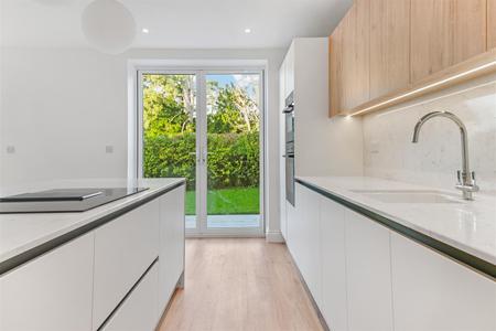 4 bedroom Detached house for sale in Harewood Road, South Croydon