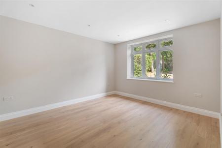 4 bedroom Detached house for sale in Harewood Road, South Croydon