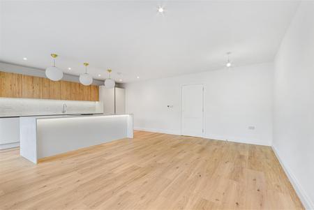 4 bedroom Detached house for sale in Harewood Road, South Croydon