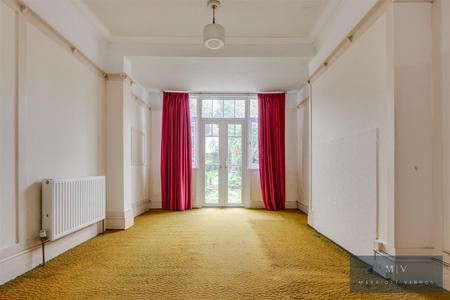 4 bedroom Semi-detached house for sale in Pollards Hill North, London