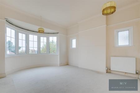 4 bedroom Semi-detached house for sale in Pollards Hill North, London